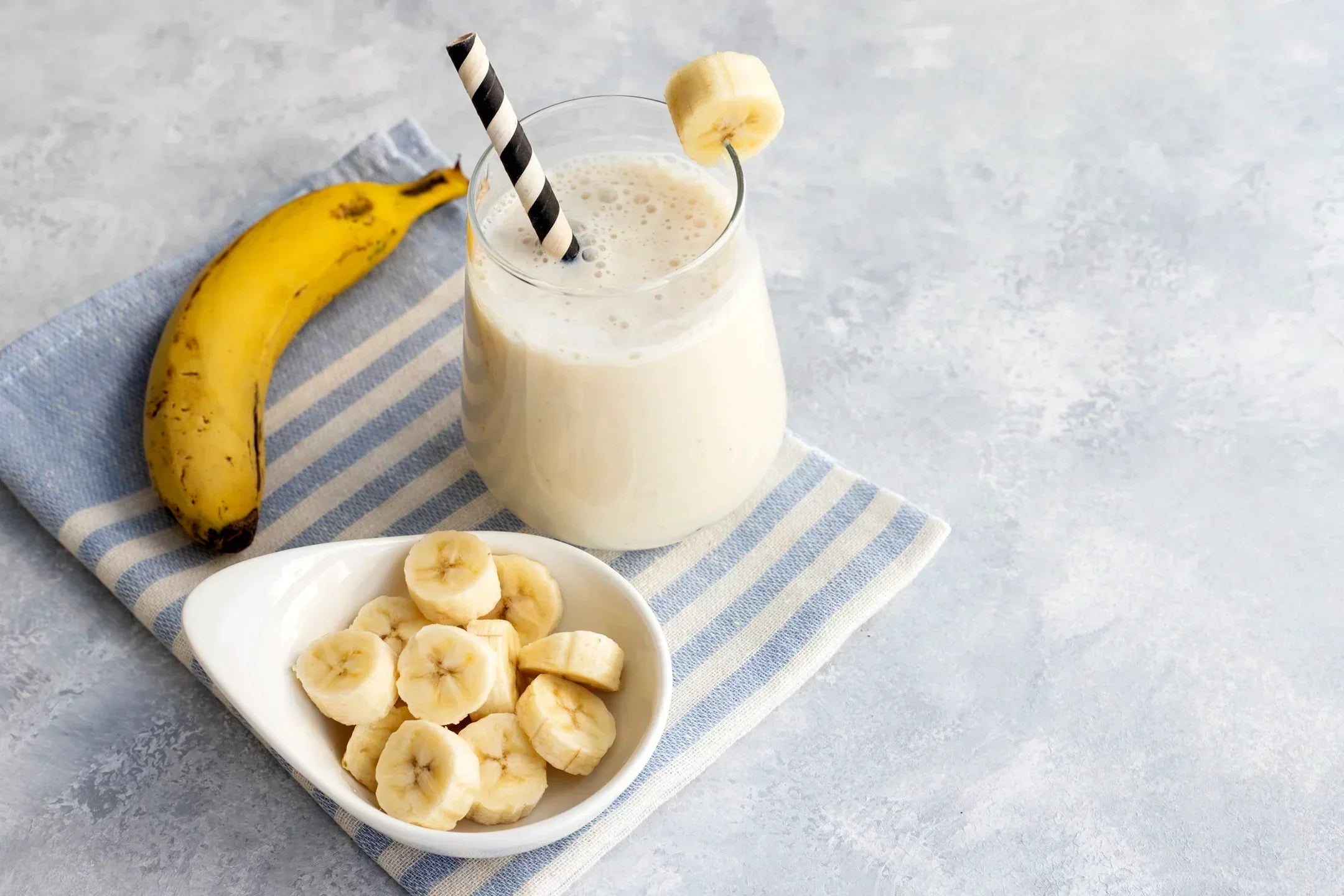 Vegan Banana Smoothie with Ice