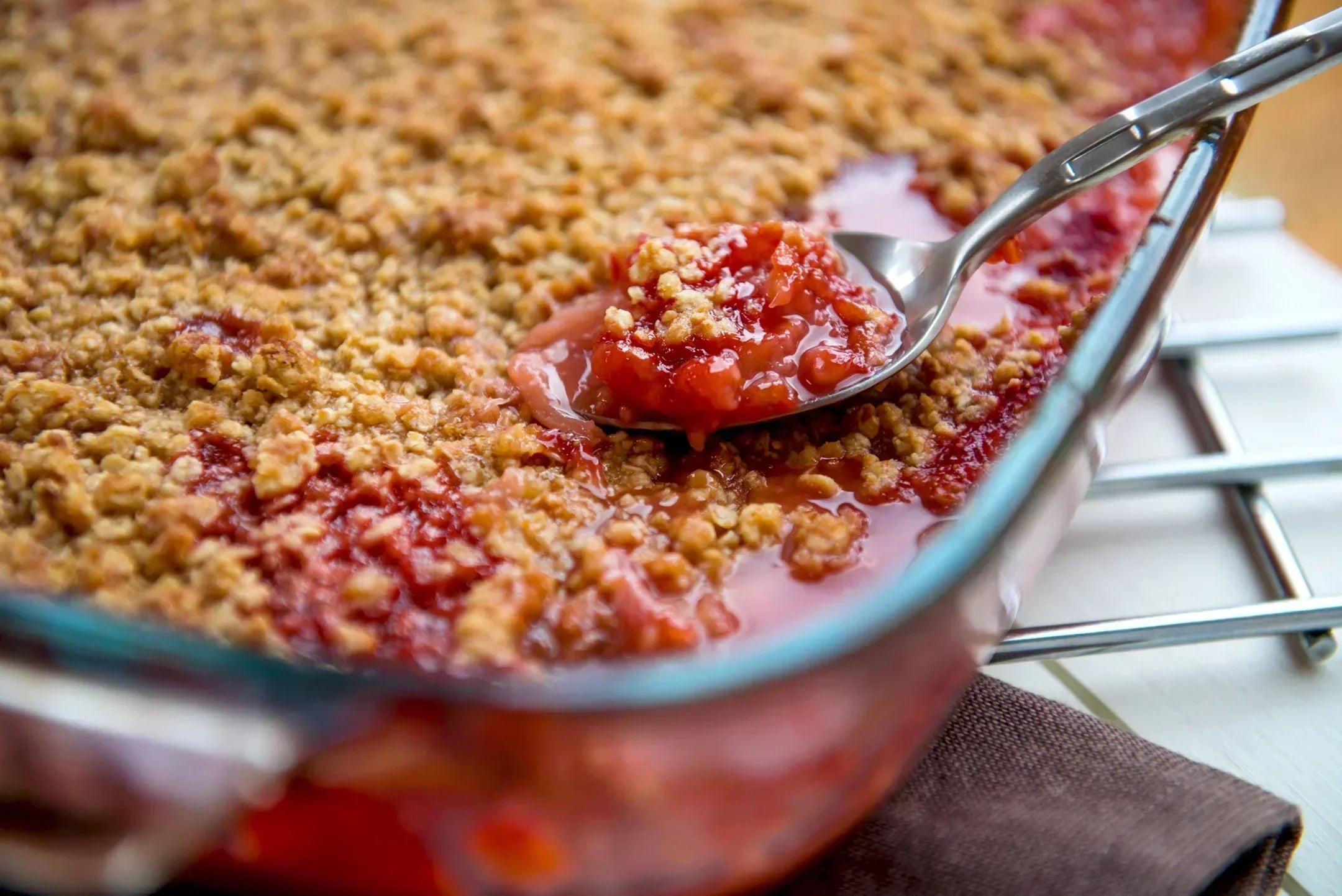 Rhubarb and strawberry crumble
