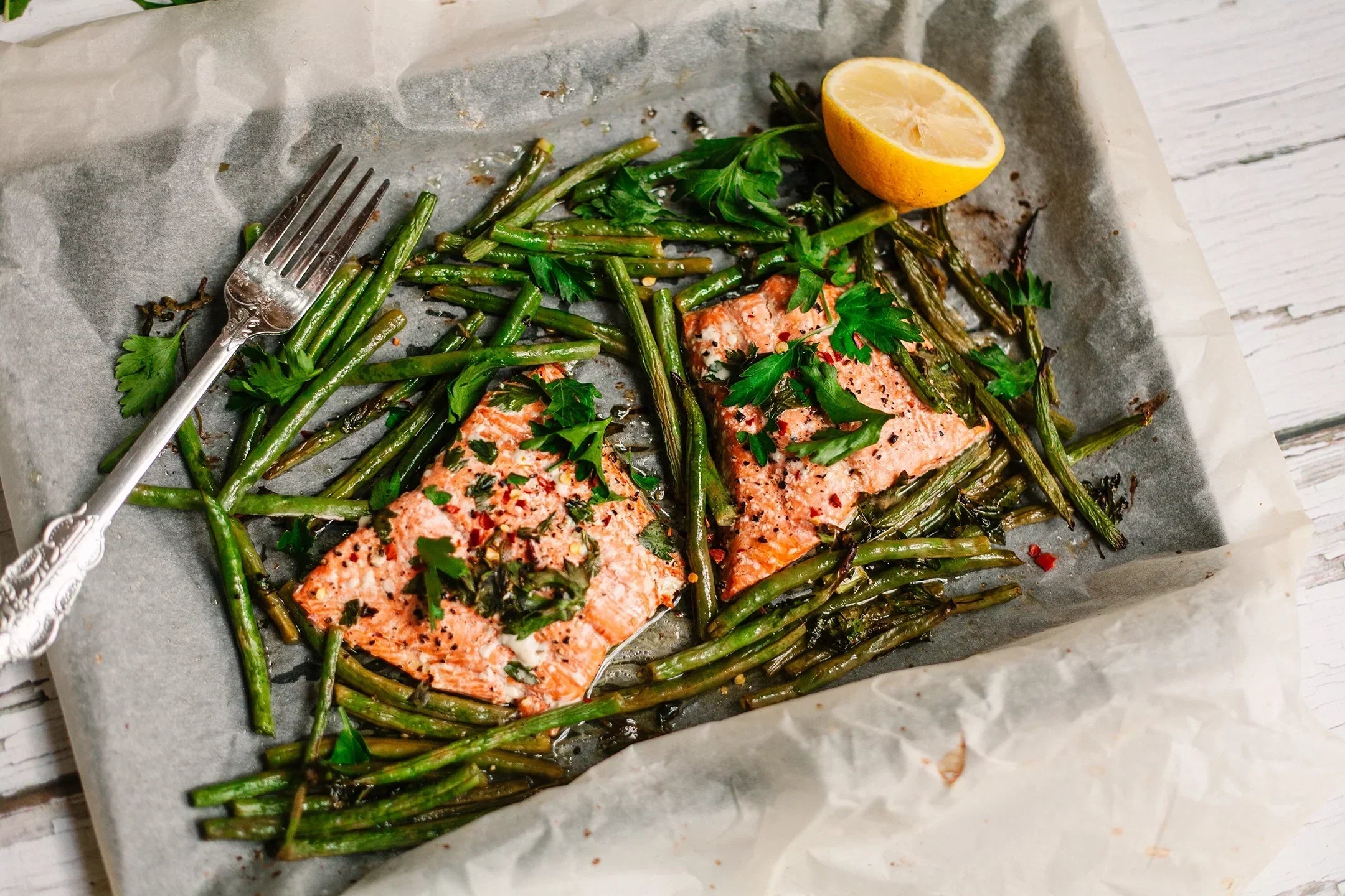 Baked salmon and green beans