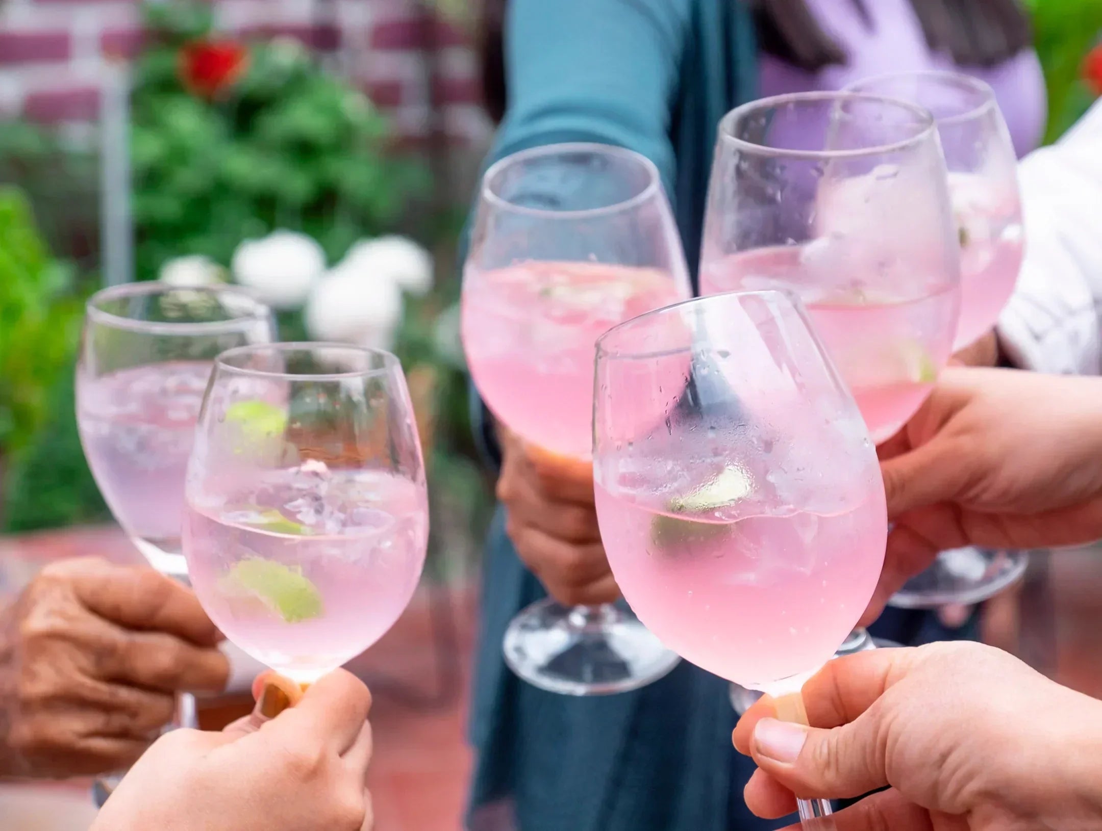 Elderberry spritz with collagen