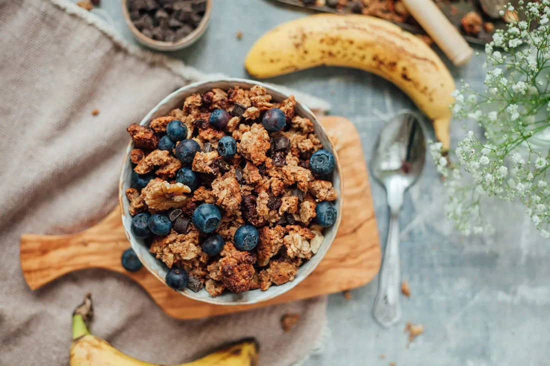 Banana bread granola
